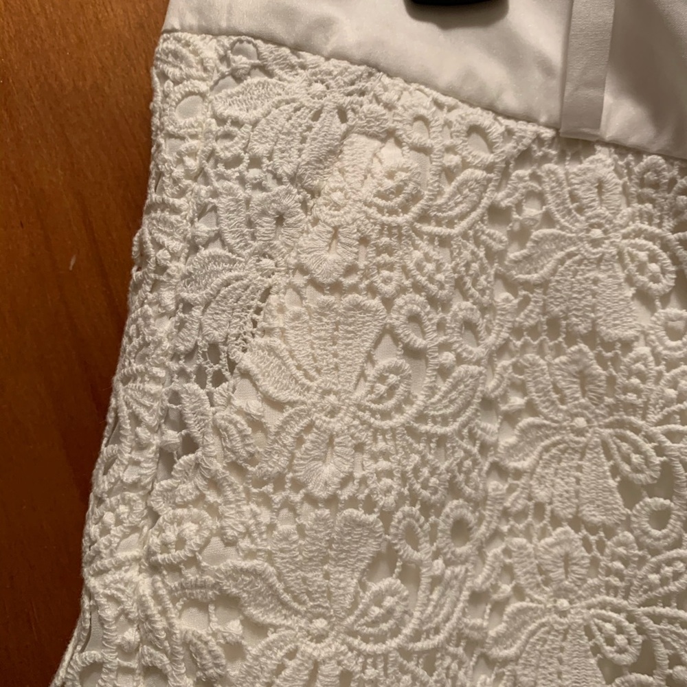 Shorts - Picture 3 of 5